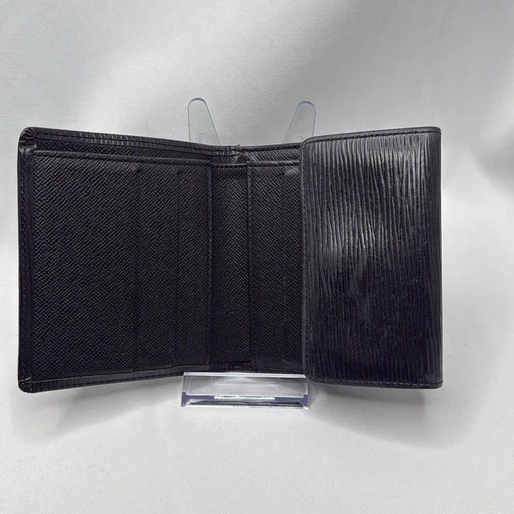 Louis Vuitton Black Epi Leather Elise Compact Tri-Fold Wallet | Unisex | Used |